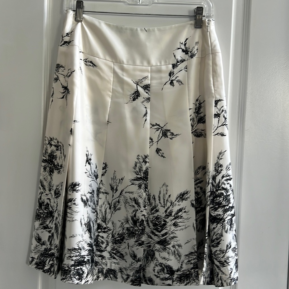 Nine West skirt size 2